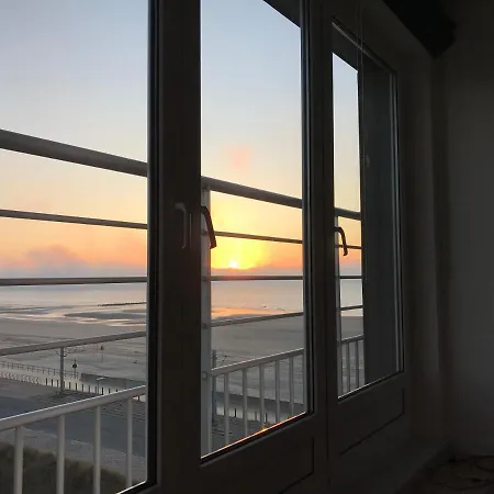 Into The Sea ميدل كيرك